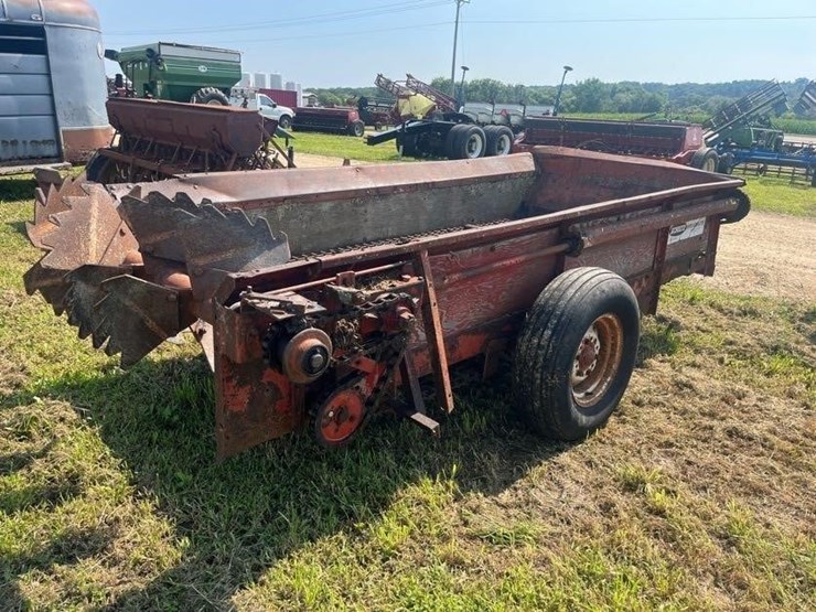 schultz-spreadmaster-manure-spreader-image-4