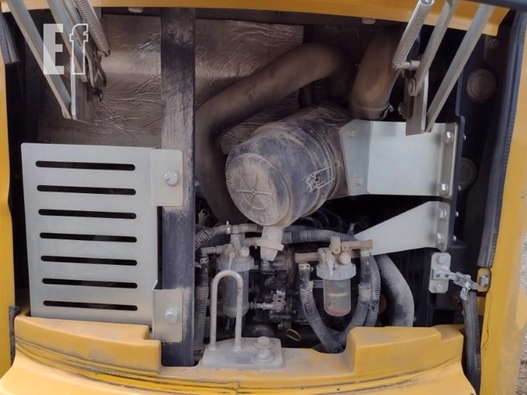 2021-deere-26g-image-26
