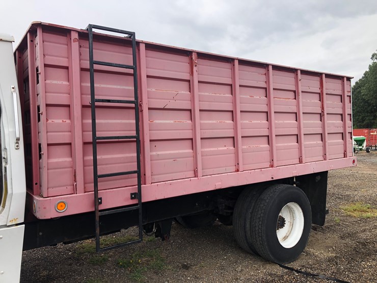 ford-7000-image-2