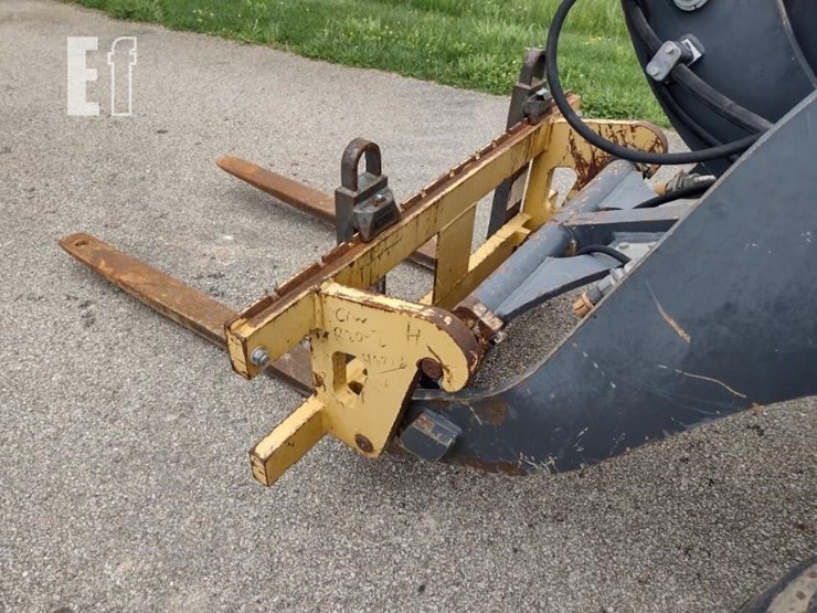 2017-deere-244kii-image-16