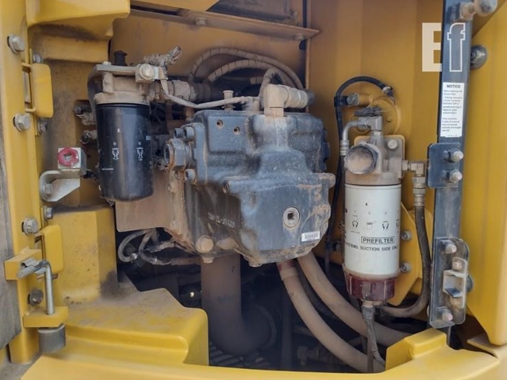 2011-komatsu-pc228us-lc-8-image-43