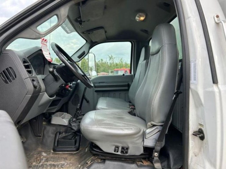 2013-ford-f750-xl-image-17