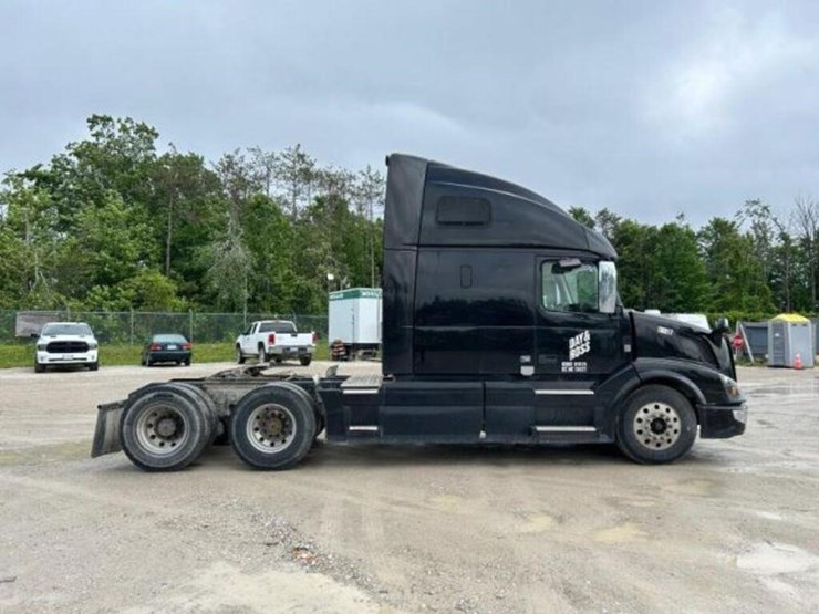 2016-volvo-t/a-hiway-tractor---sleeper-4v4nc9eh7gn-image-5