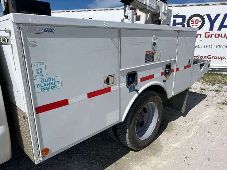 2014-ford-f550-image-22