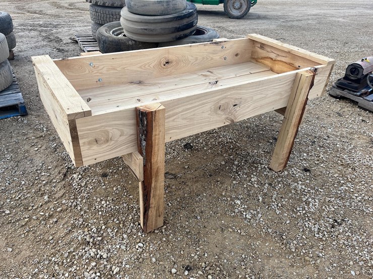 6-ft.-feed-bunk-image-2