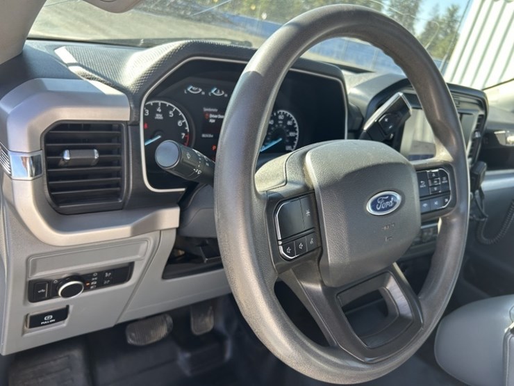 2022-ford-f150-xl-image-18