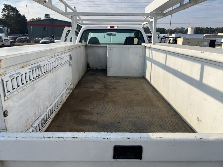 2001-ford-f550-sd-image-21