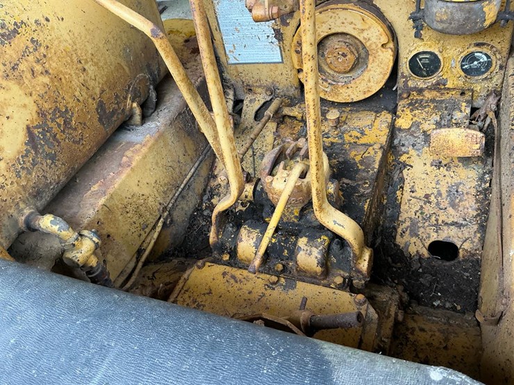 caterpillar-d2-image-43