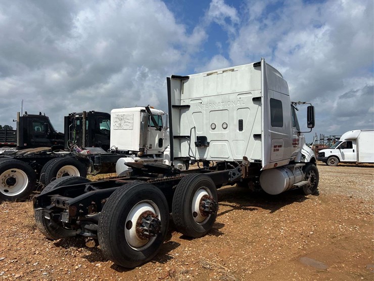 2014-international-prostar-image-4