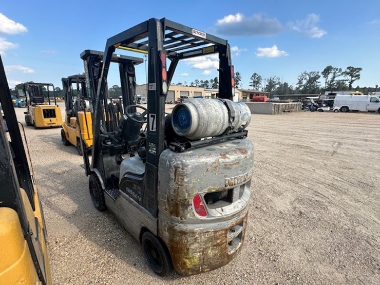 #2074-•-nissan-forklift-image-6