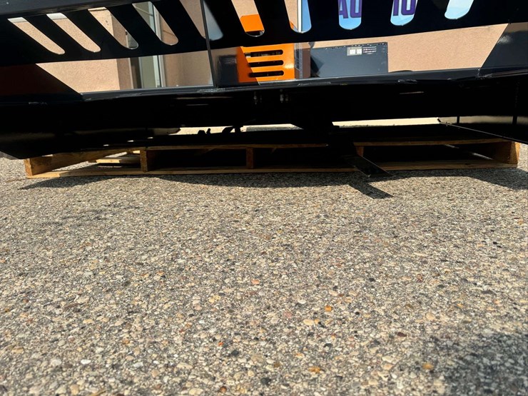 wolverine-bc-13-72w-72-inch-skid-steer-brush-cutter-image-4