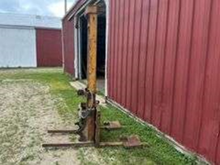 buda-3pt-forklift-image-2