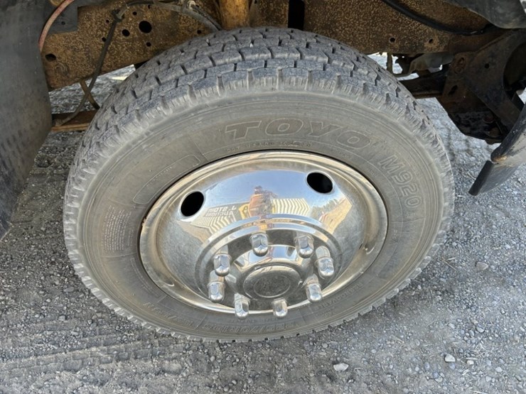 2004-ford-f550-sd-image-13