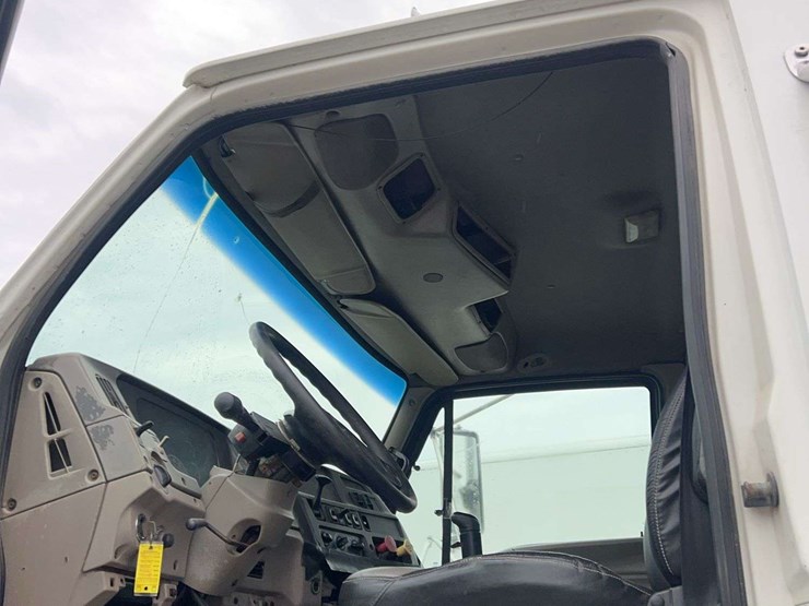 freightliner-sterling-s/a-daycab-truck-image-23
