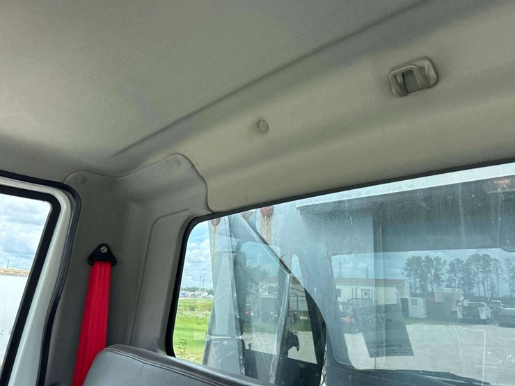 2014-international-durastar-4300-image-16