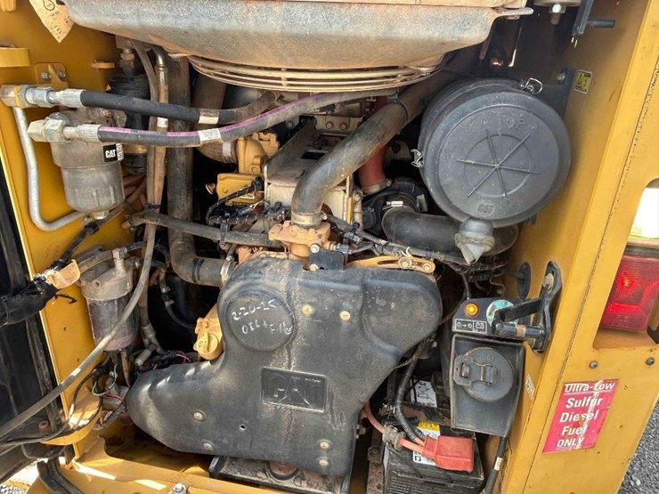 2017-caterpillar-299d2-image-13
