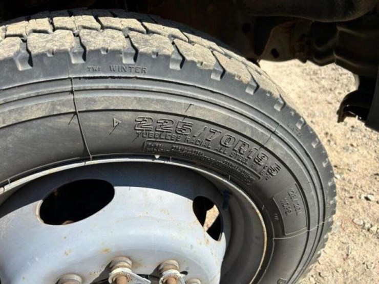 2011-ford-f550-xl-image-51
