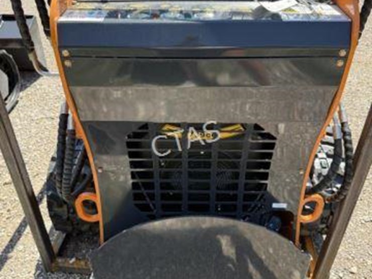 #42-•-land-hero-mini-skid-steer-image-5