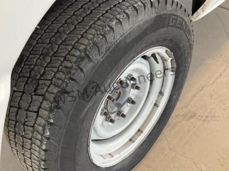 2012-ford-cargo-image-7
