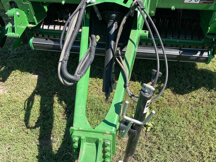 2019-john-deere-560m-image-14