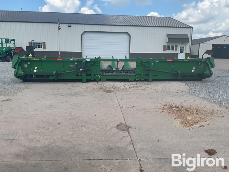 2020-john-deere-c12r-image-8