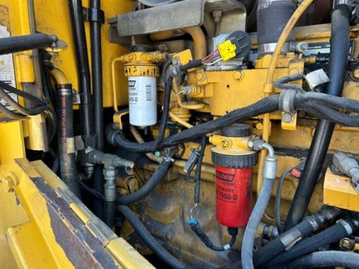 2012-deere-624k-image-16