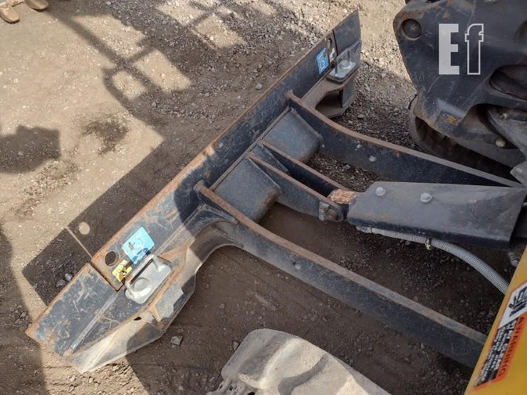 2022-deere-17g-image-24