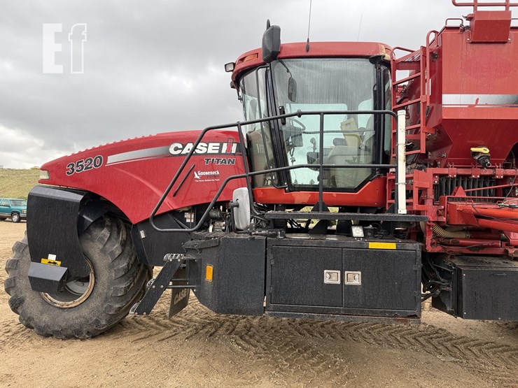 2010-case-ih-titan-3520-image-52