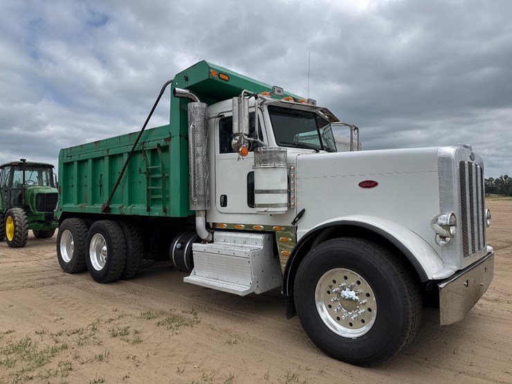 2013-peterbilt-388-image-4
