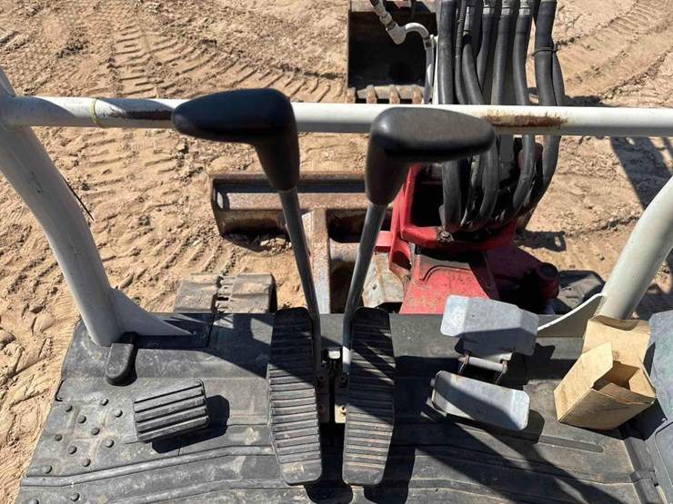 2019-takeuchi-tb230-image-27