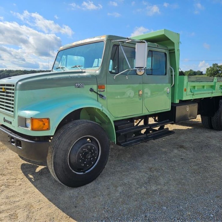 #385 • 1996 IH 4900 Crew Cab Dump Truck