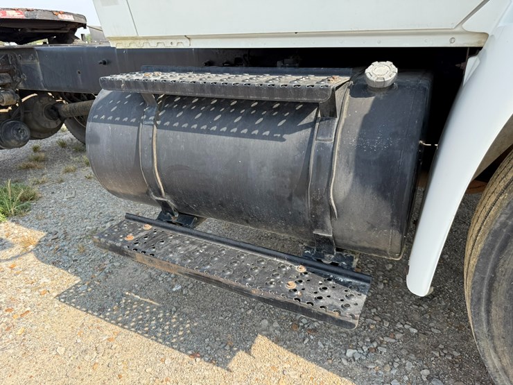 2006-international-durastar-4400-image-59