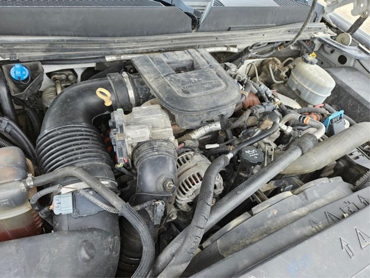 2011-gmc-3500-image-10