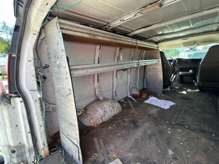 2007-chevrolet-express-2500-image-24