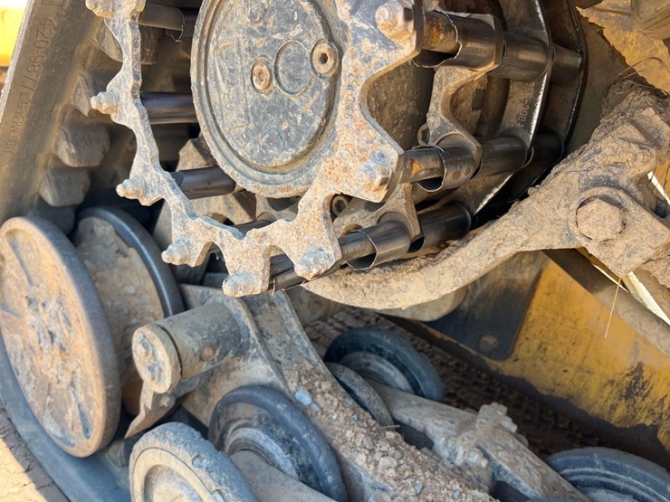 2016-caterpillar-277d-image-13