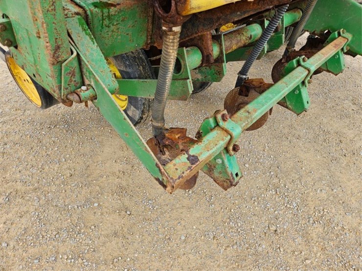 john-deere-7000-image-12