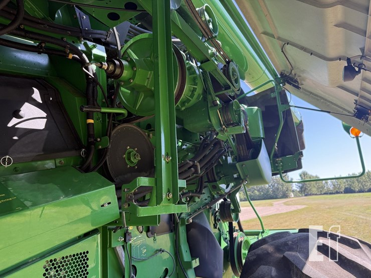 2009-john-deere-9770-sts-image-76