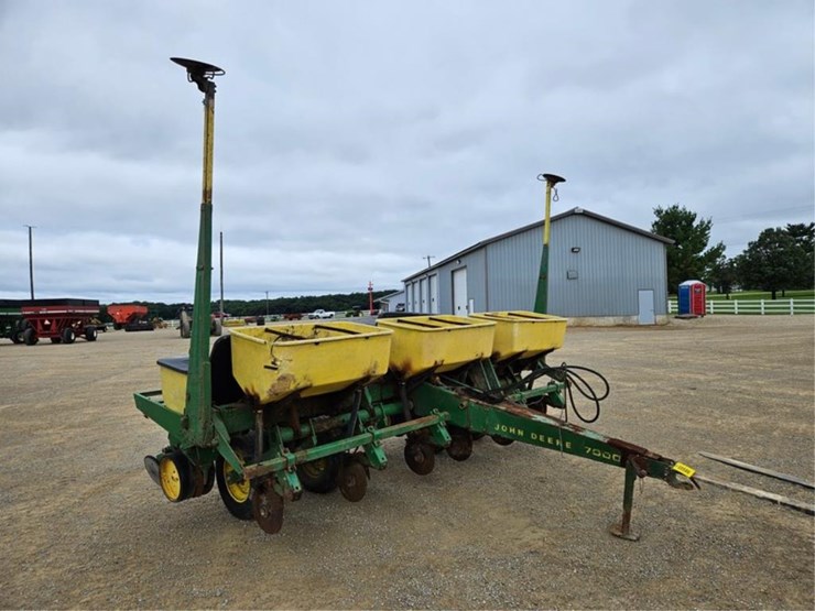john-deere-7000-image-7