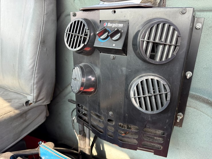 2006-international-durastar-4400-image-98