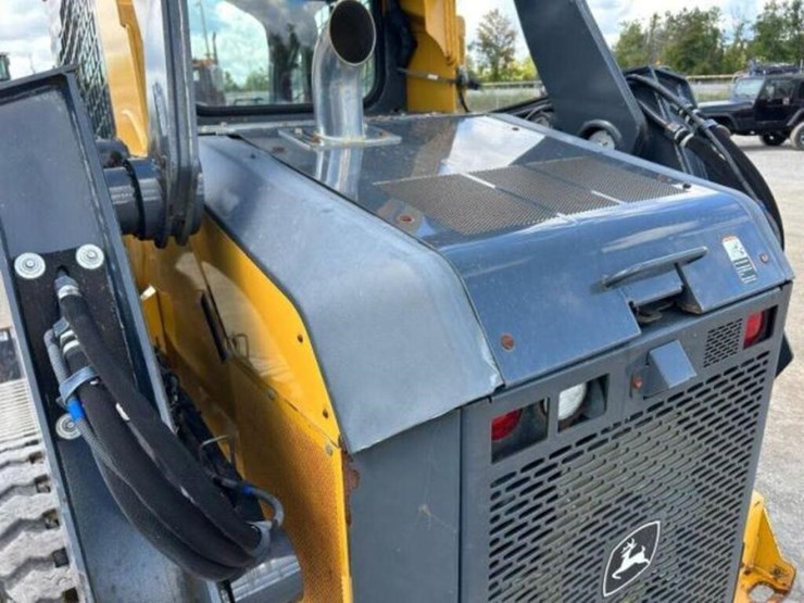 deere-331g-image-47
