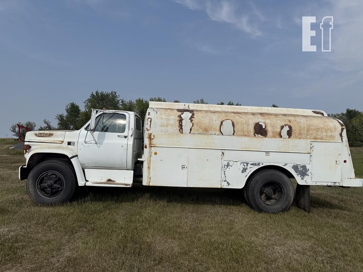 1981-gmc-7000-image-2