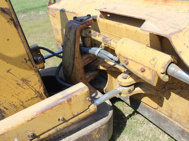 caterpillar-d5m-xl-image-8