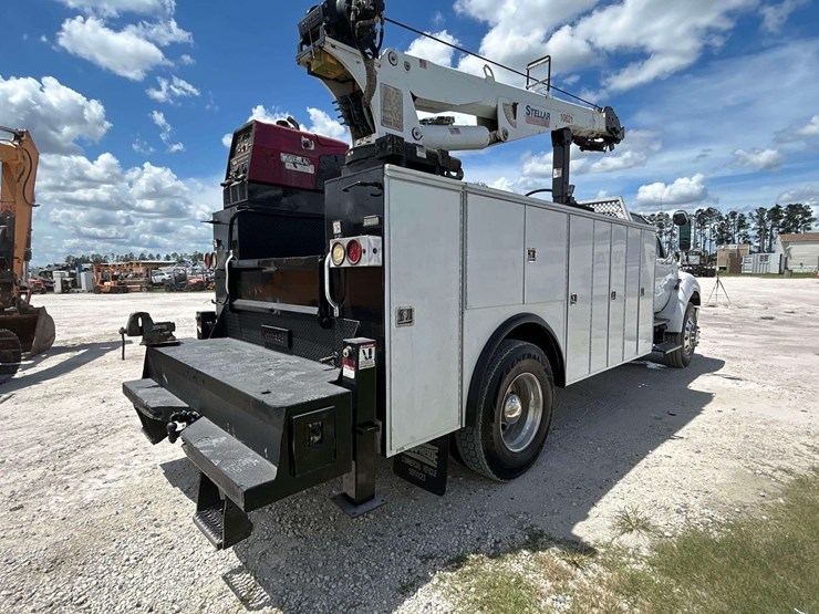 2010-ford-f750-image-3