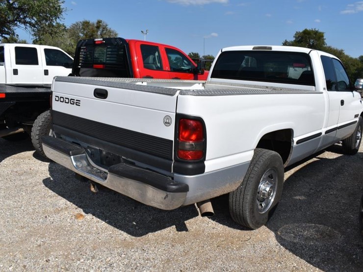 1999-dodge-2500-image-3