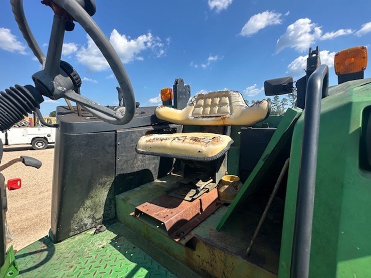 john-deere-6400-image-25