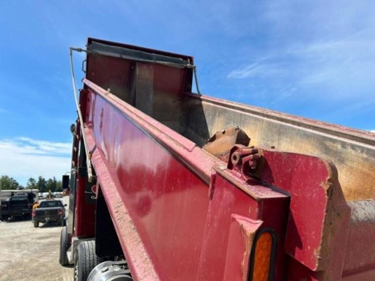 2022-kenworth-t800-image-70