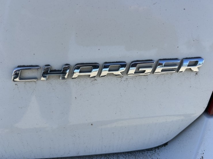 2009-dodge-charger-sedan-image-11