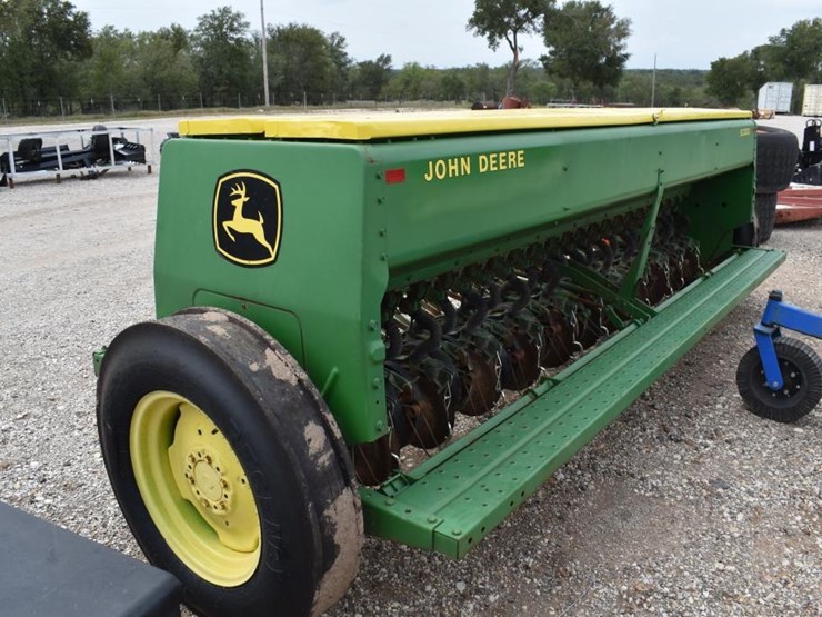 john-deere-8300-image-4