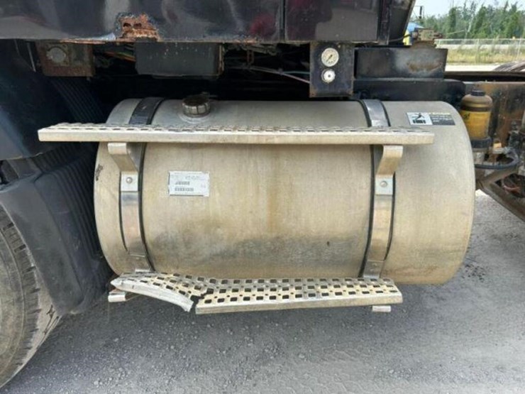 2005-volvo-tri/a-dump-truck-4v5k99gh55n391882-image-81