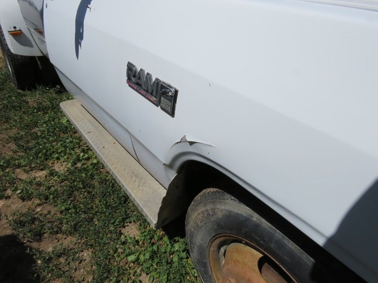 1990-dodge-ram-350-image-3